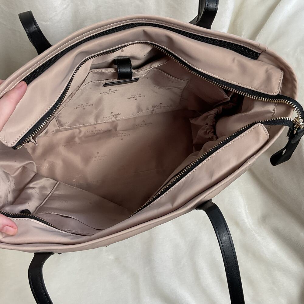 Kate Spade New York Weekender Bag Beige Black Fits over Suitcase 15" in Laptop - Picture 9 of 13